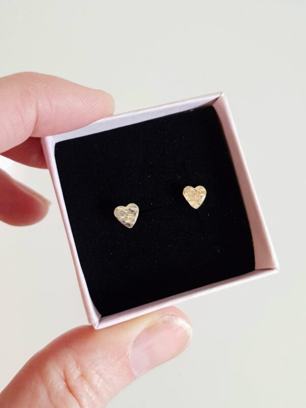 baby heart studs mooki