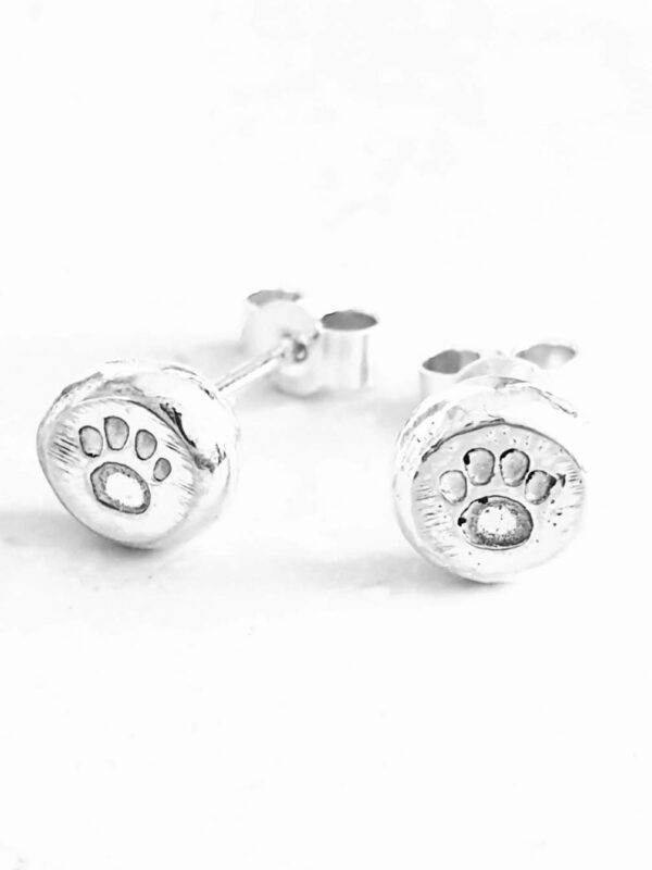 paw print pebble studs