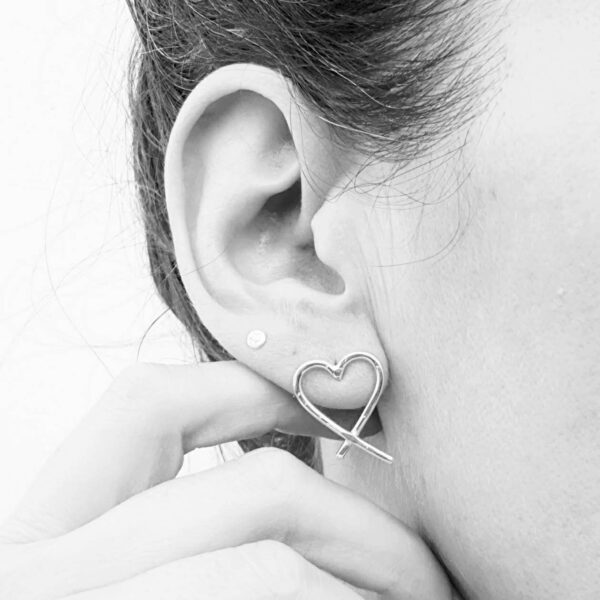 lovekiss studs