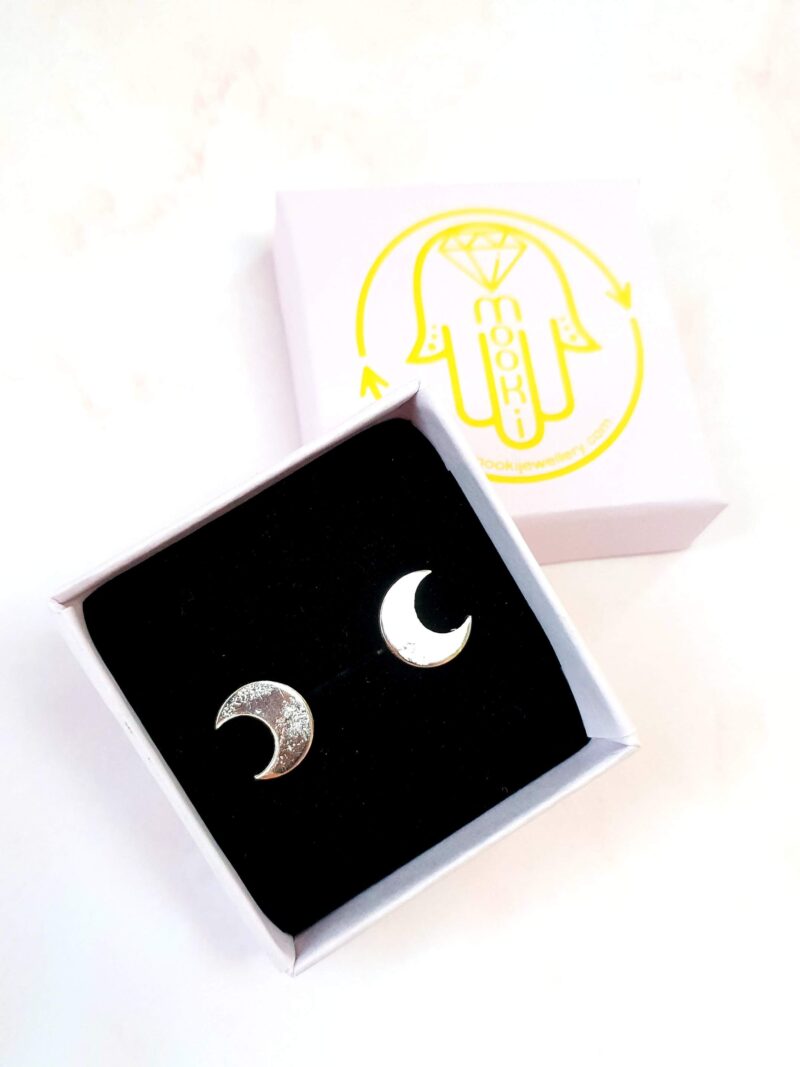 maxi moon studs