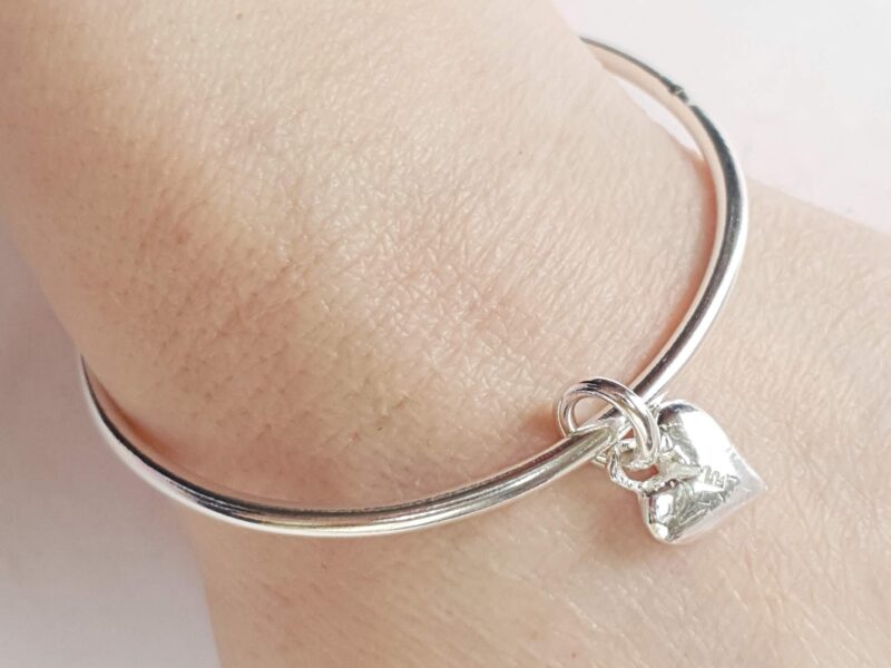 maxi heart charm bangle