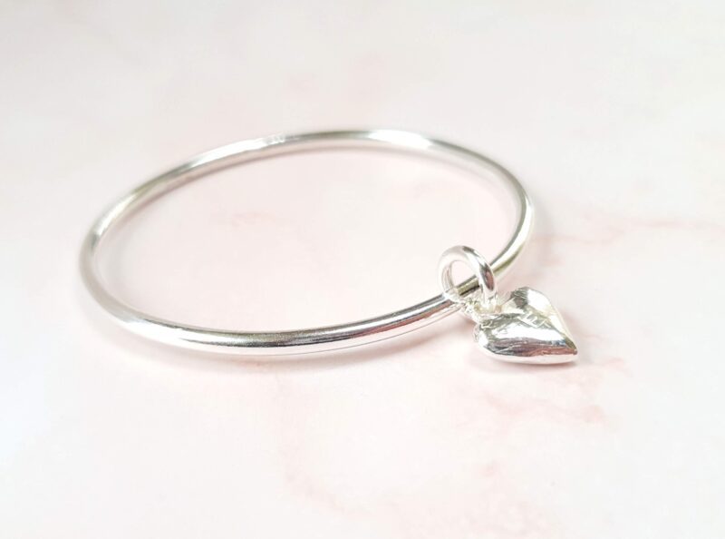 maxi heart charm bangle