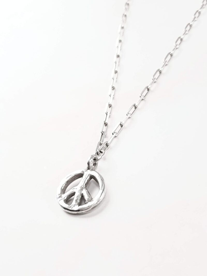 mooki maxi paperclip peace necklace