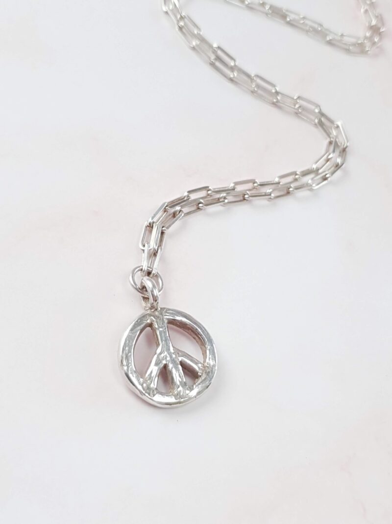 mooki maxi paperclip peace necklace