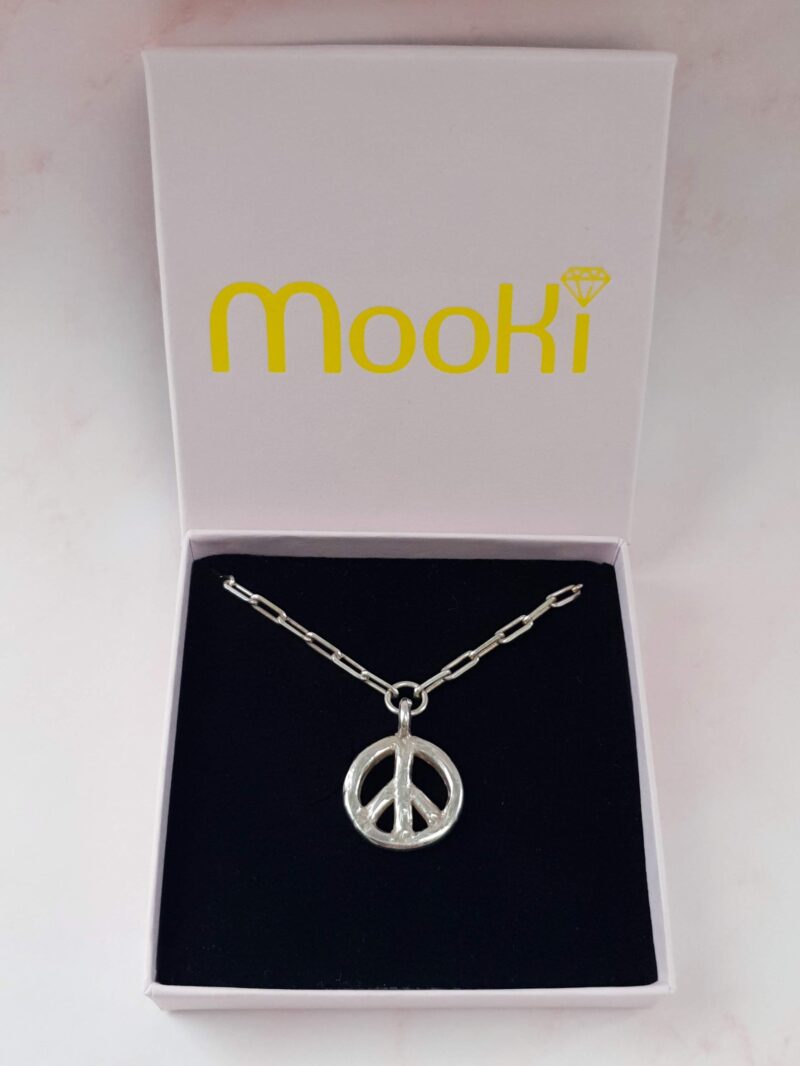 mooki maxi paperclip peace necklace