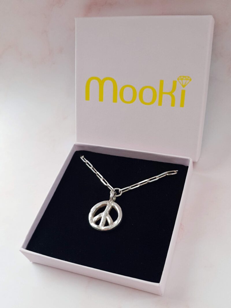 mooki maxi paperclip peace necklace