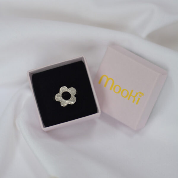 mooki jewellery cleethorpes grimsby wonky flower bloom ring