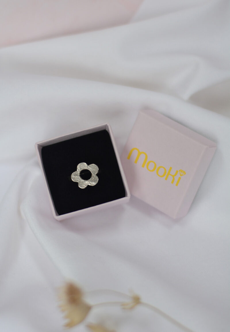 mooki jewellery cleethorpes grimsby wonky flower bloom ring