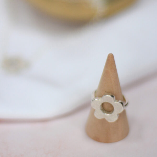 bloom ring mooki jewellery cleethorpes grimsby wonky flower