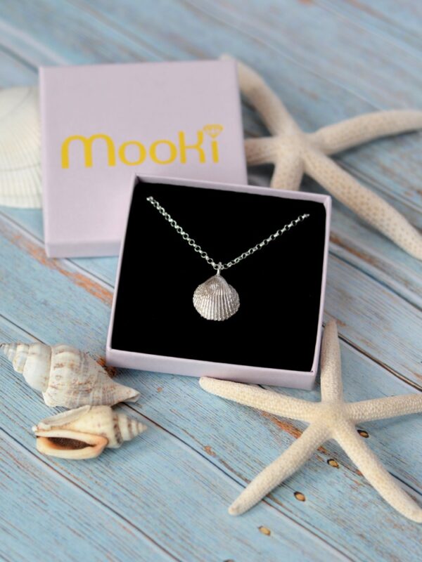 clam shell necklace pendant belcher chain mooki jewellery waltham grimsby jewellers handcrafted silver cleethorpes beach
