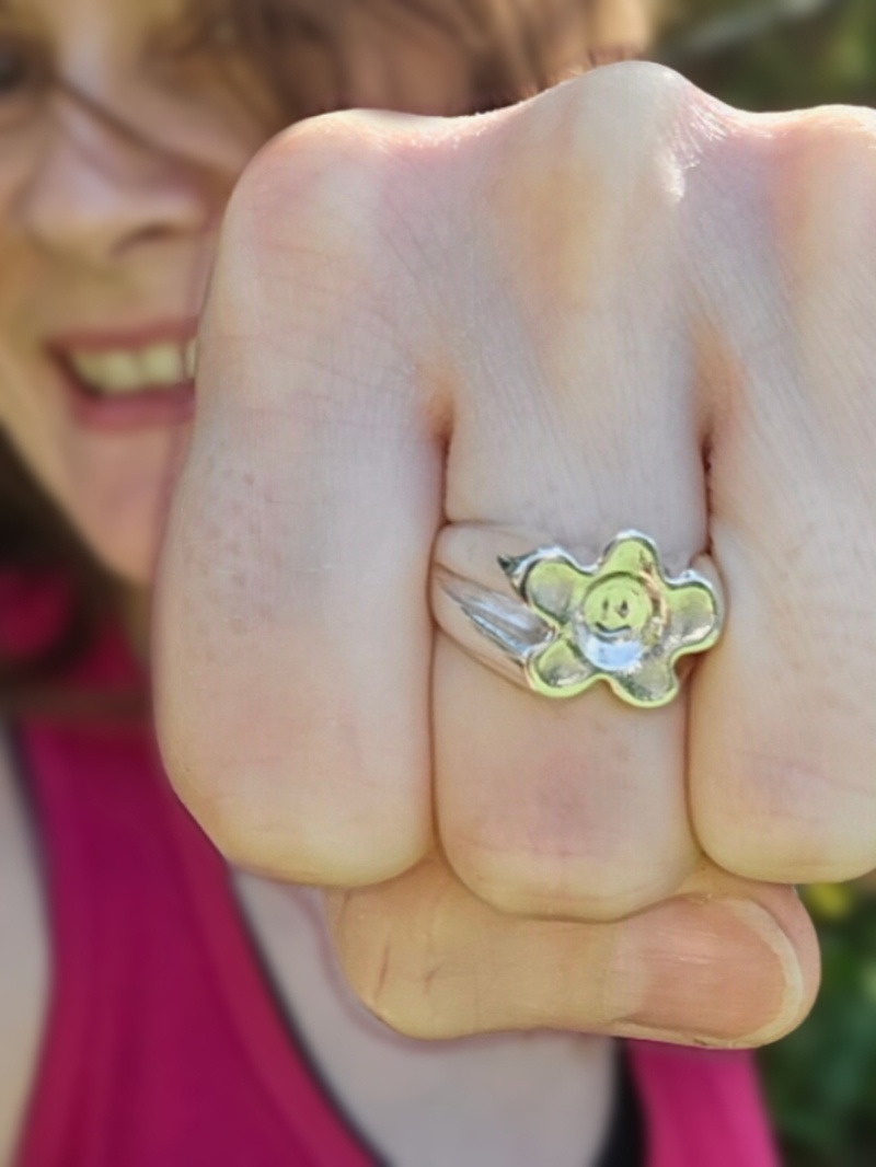 mooki jewellery cleethorpes grimsby wonky flower groovy bloom ring smiley
